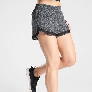 Athleta Printed Mesh Racer Run Short 4"